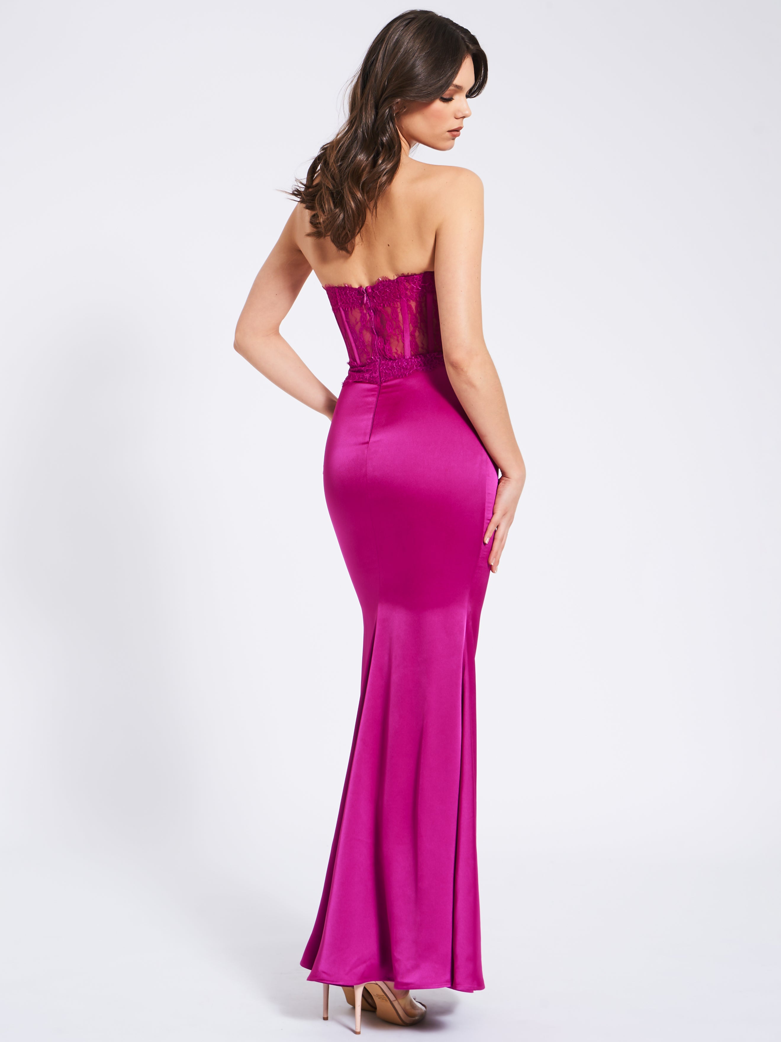 tenue élégante dentelle