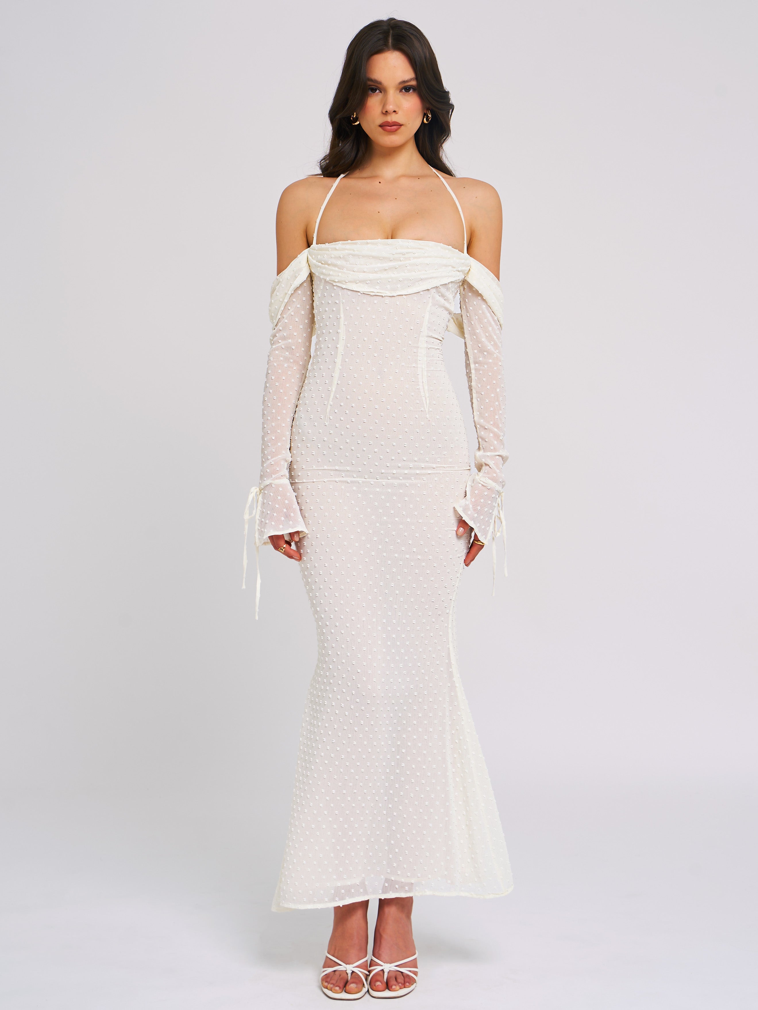 détail moderne de la robe Kaia