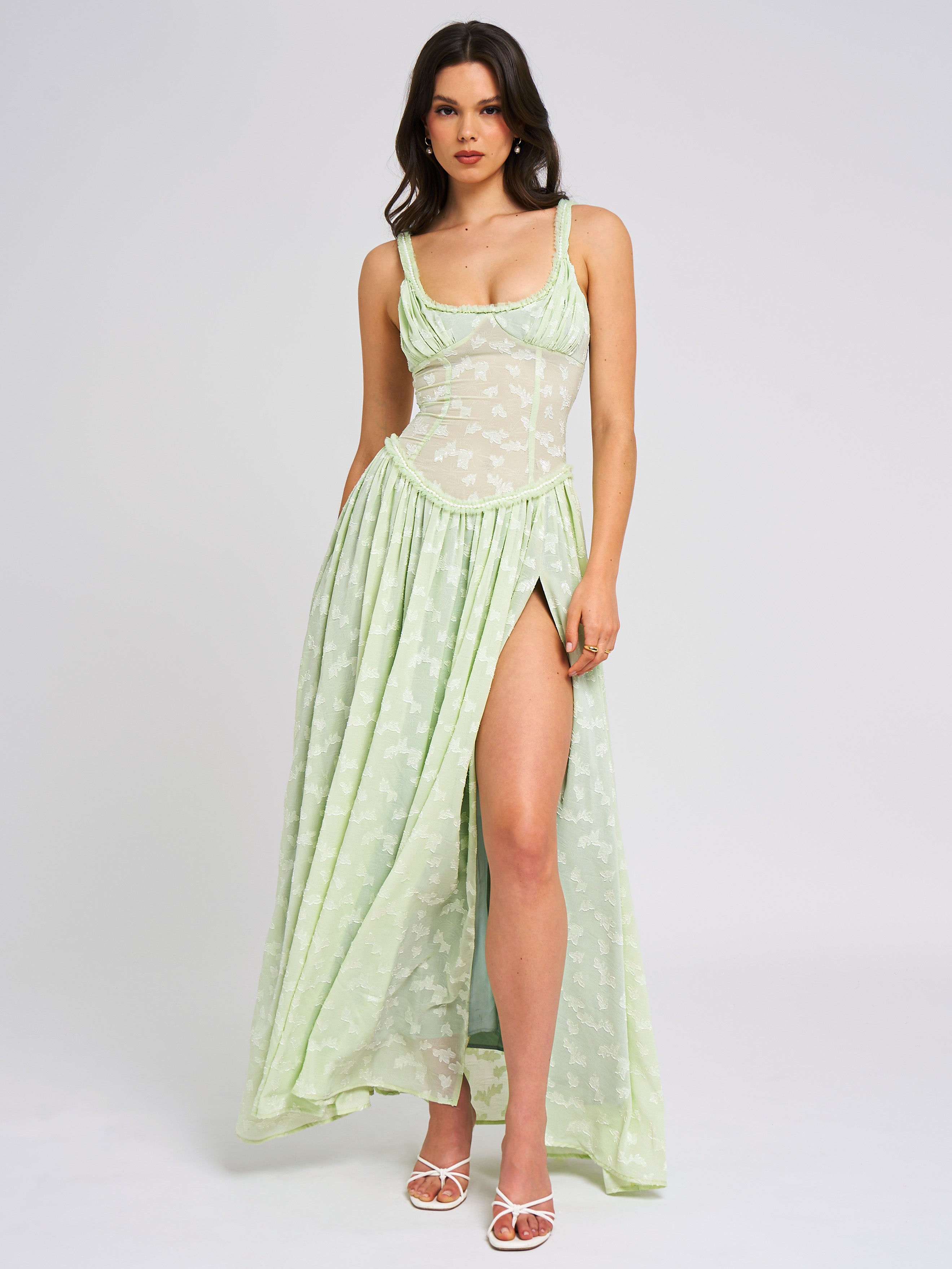robe col carré moderne