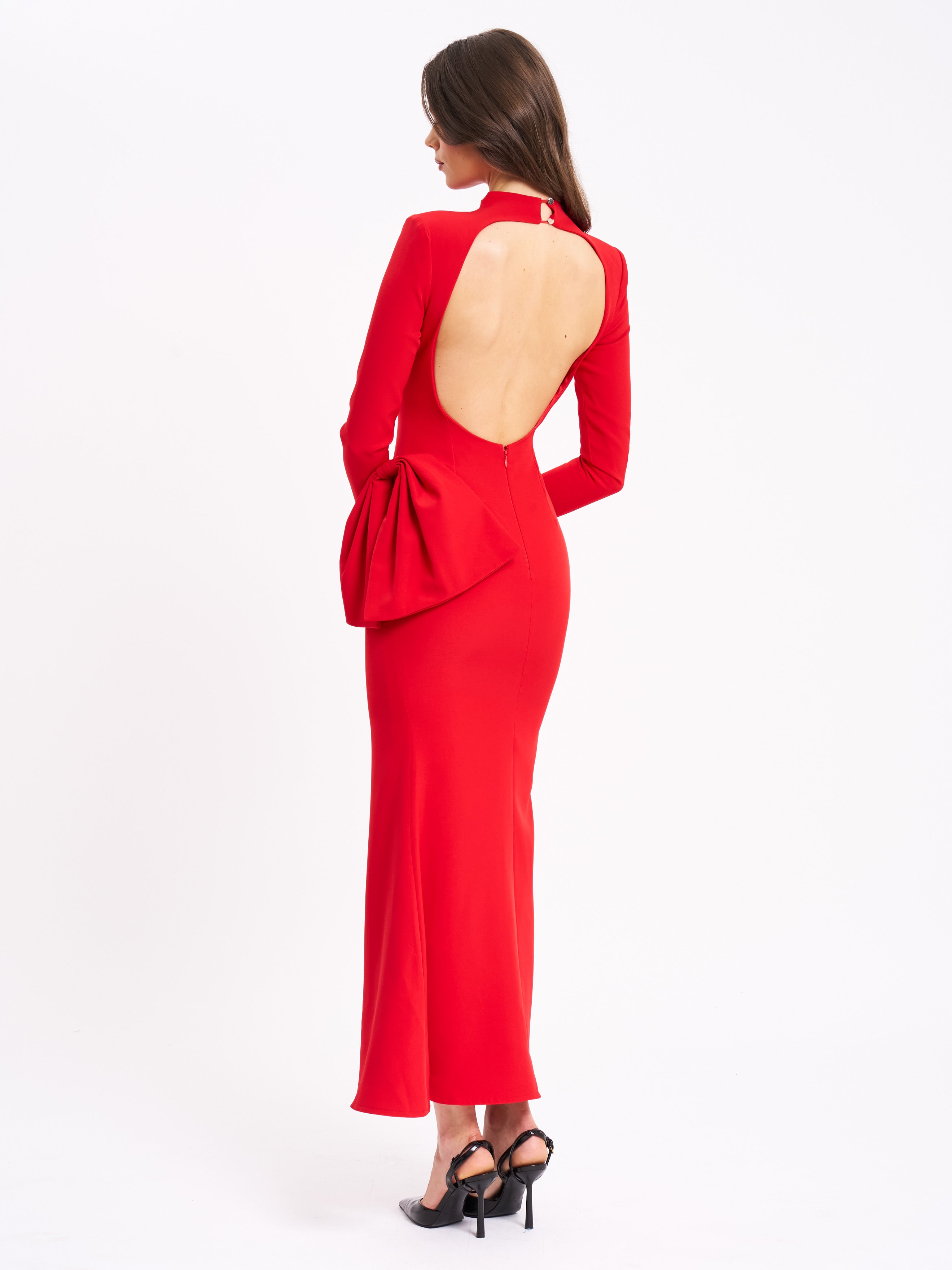 Robe rouge sans dos