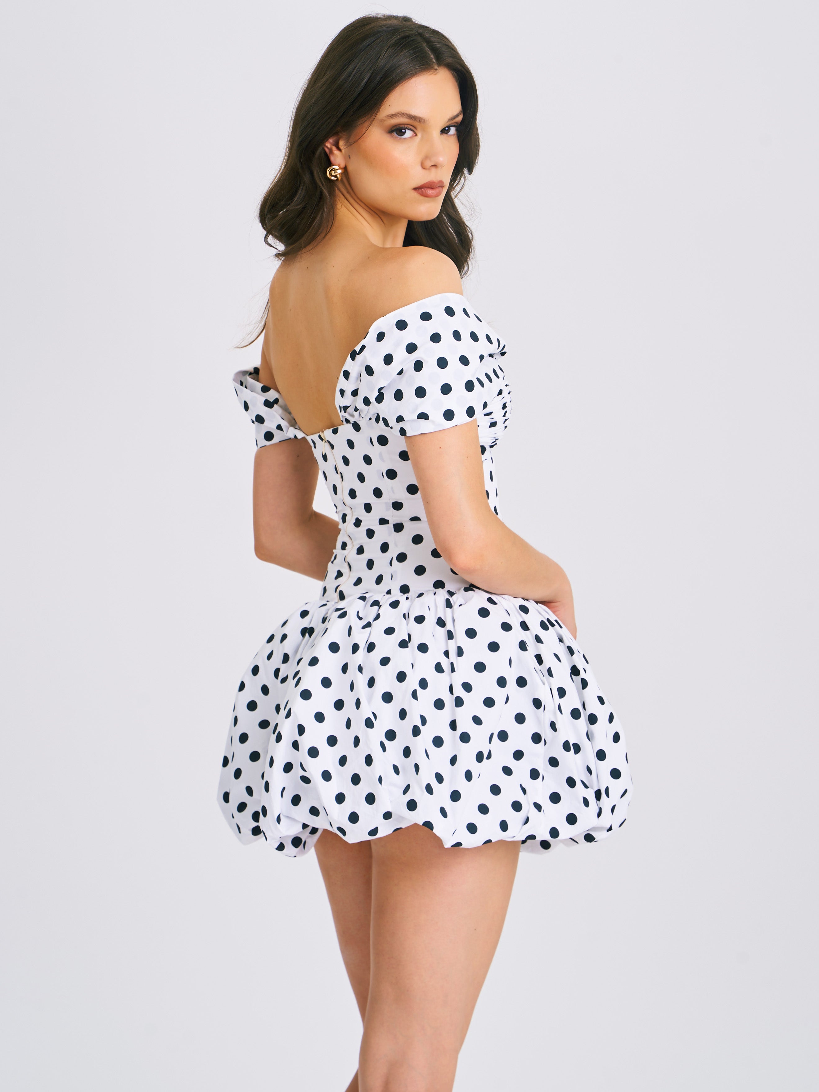 Robe à ourlet unique Umika