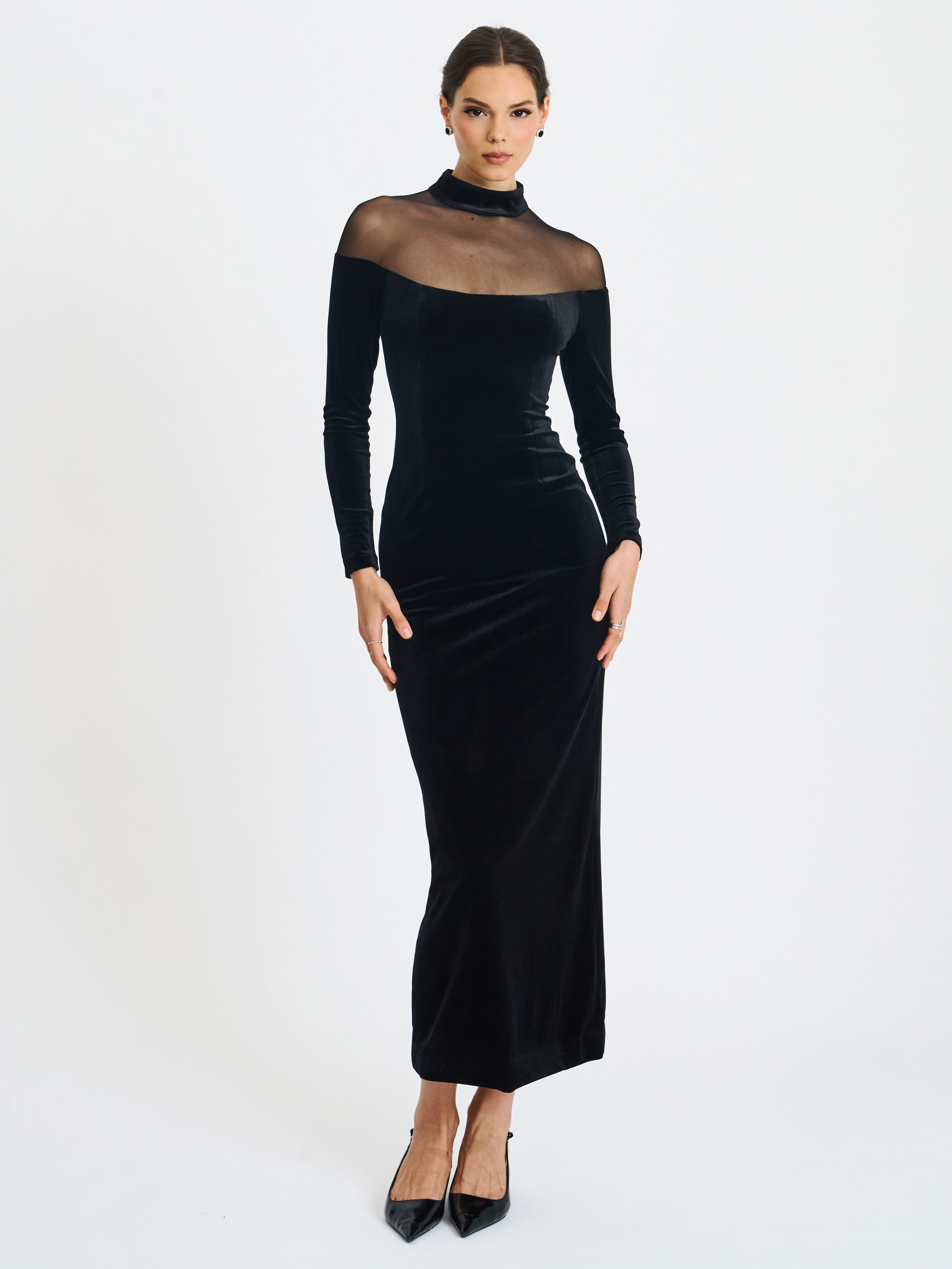 robe élégante col transparent