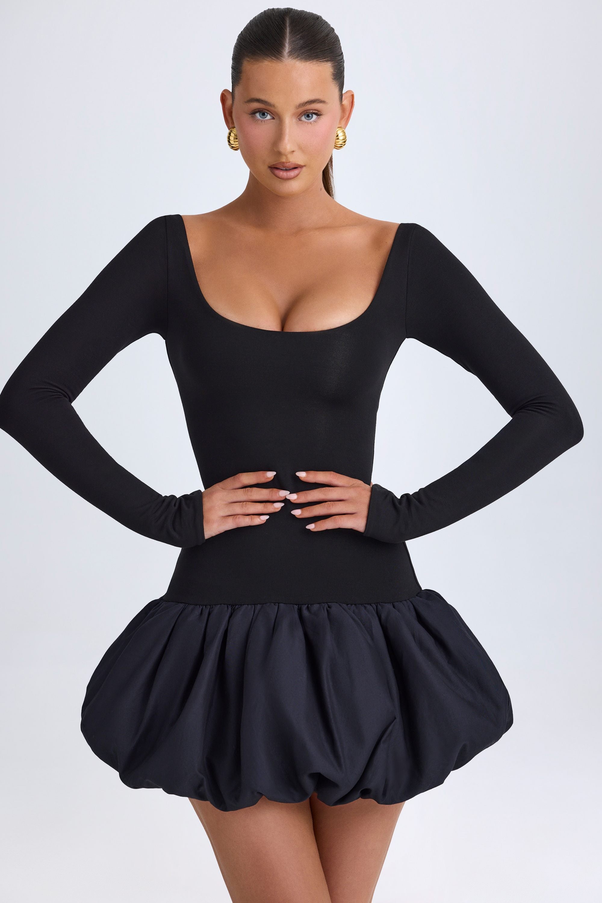tenue chic robe mini noire