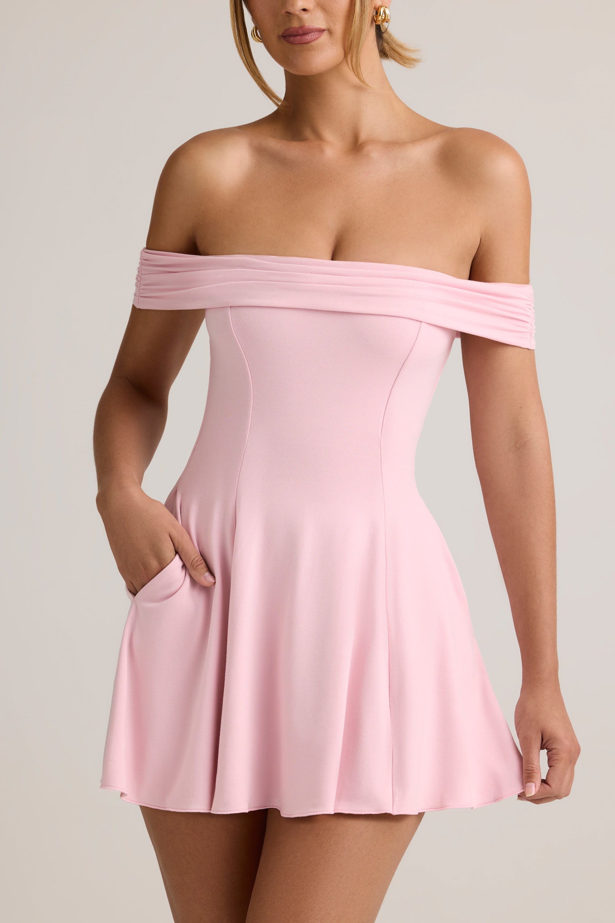robe courte élégante