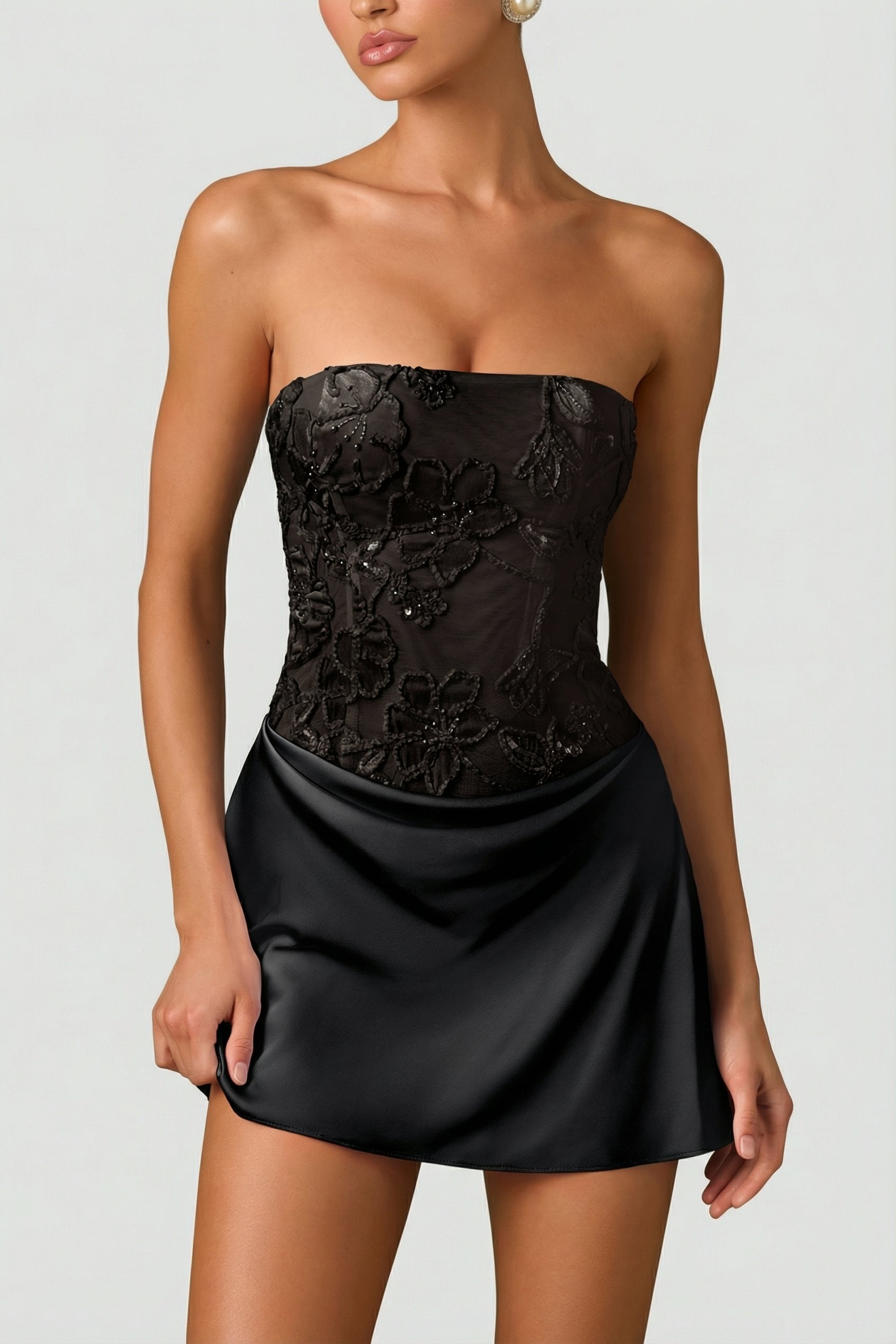 Mini robe ligne A embellie