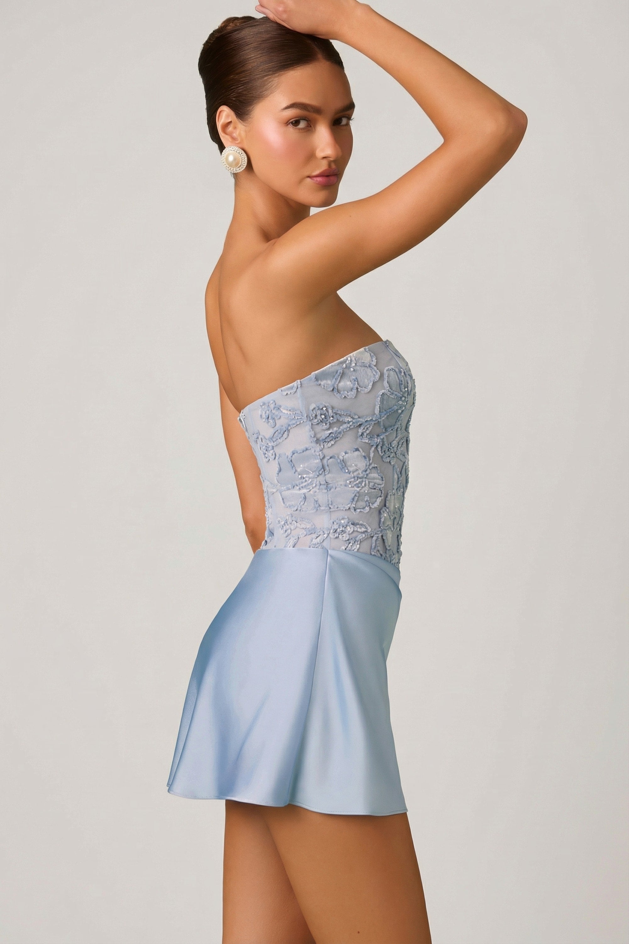 Élégante robe sans bretelles