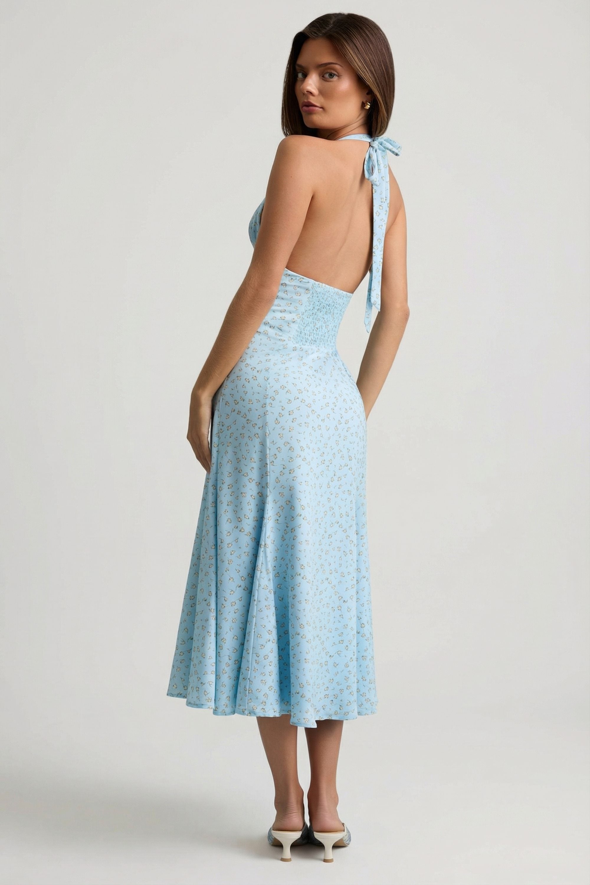 robe mi-longue bleue fleurie