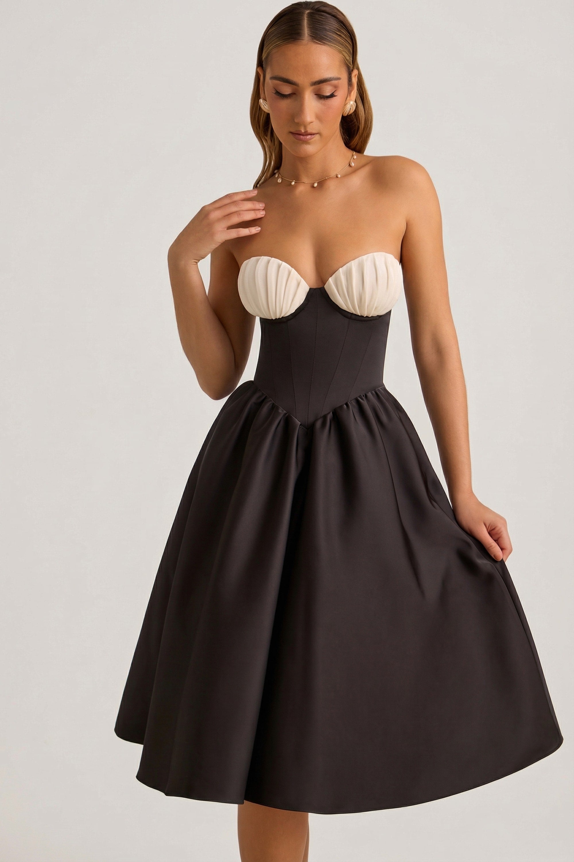 robe noire raffinée