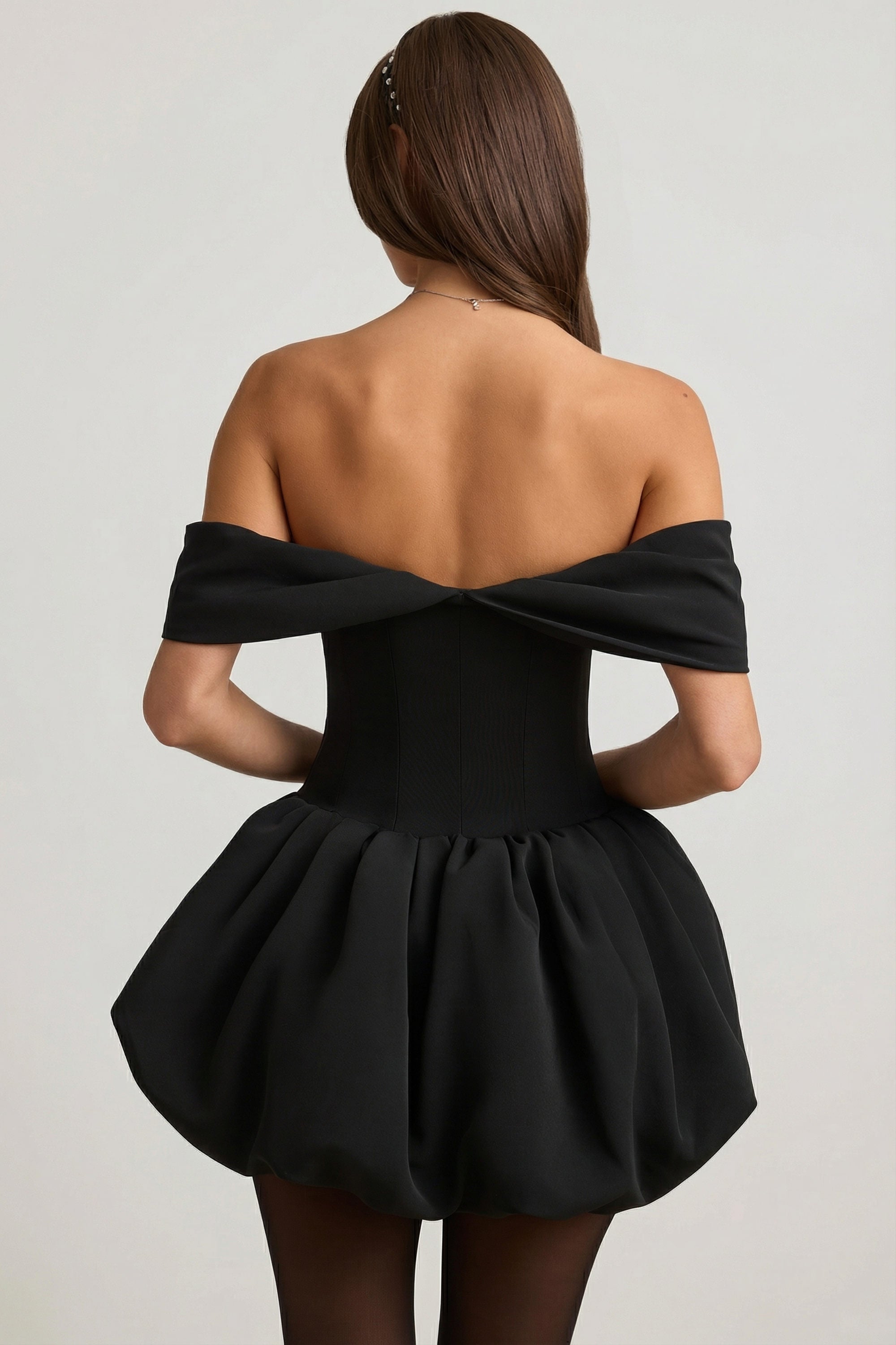 robe noire mini corset épaule dénudée