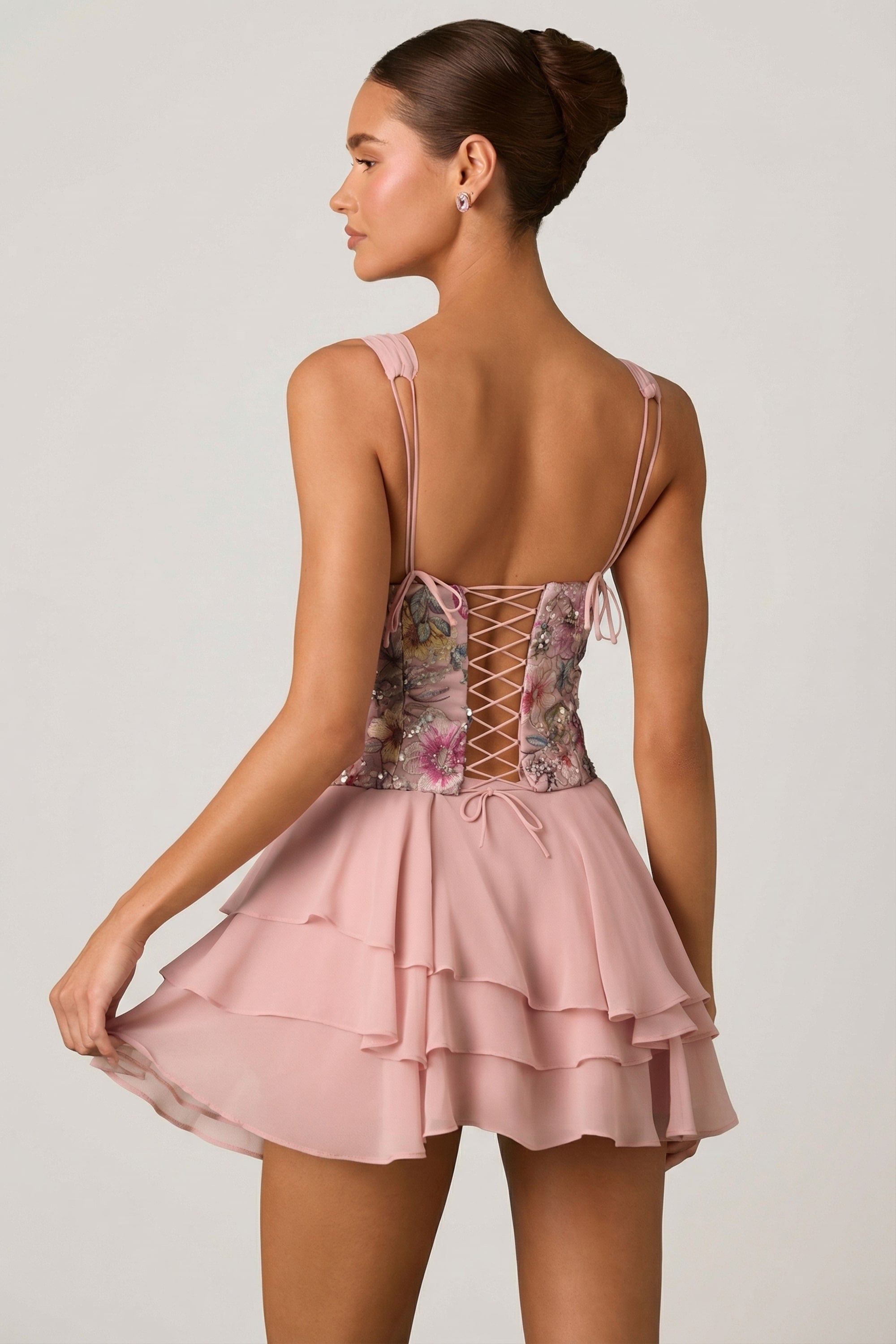 robe ornée de volants