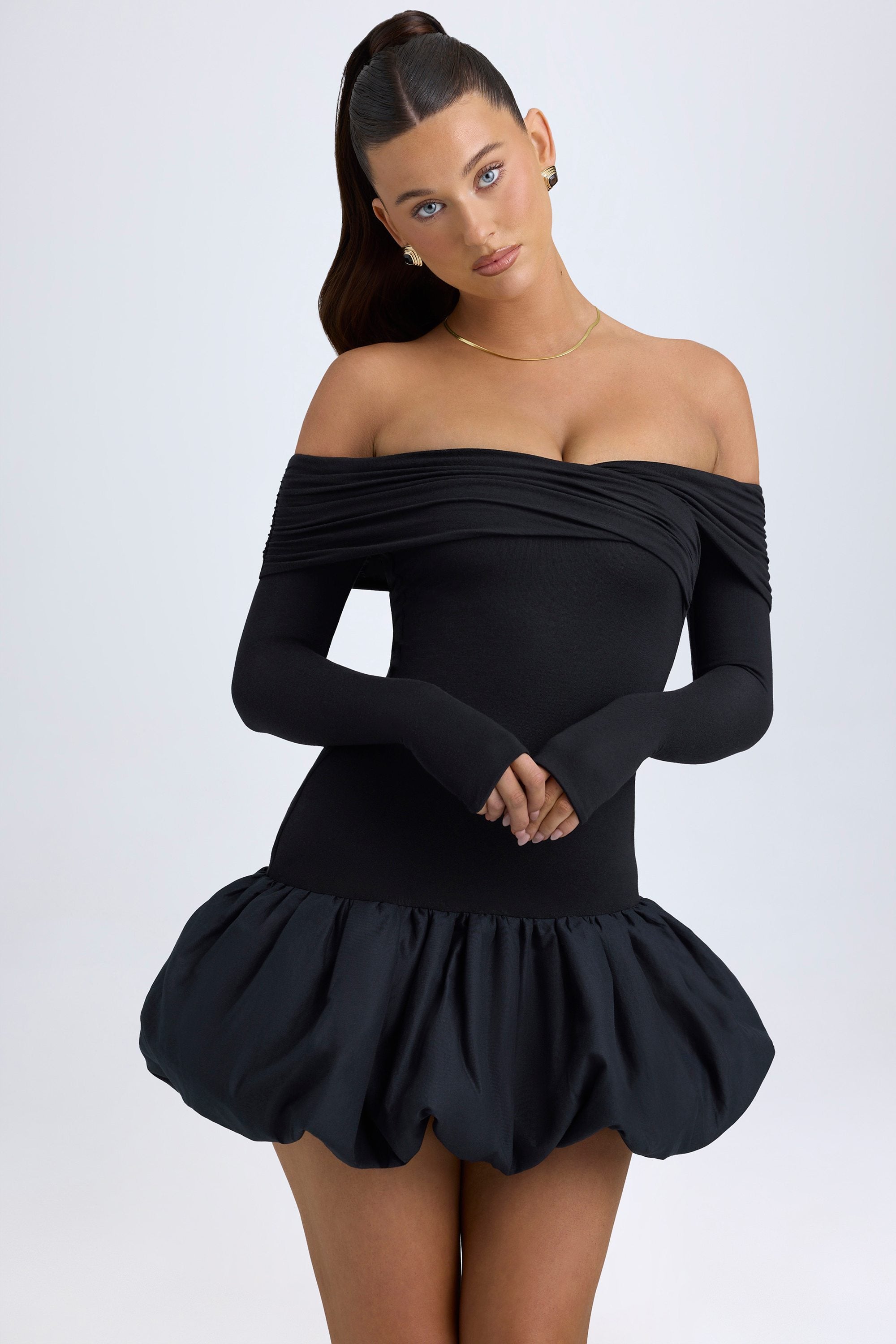 mini robe noire moderne