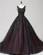 Vintage Luxury Burgundy And Black Gothic Wedding Dress Bridal Gown with Corset Beading 2024 Lace Bride Formal Wear Customized