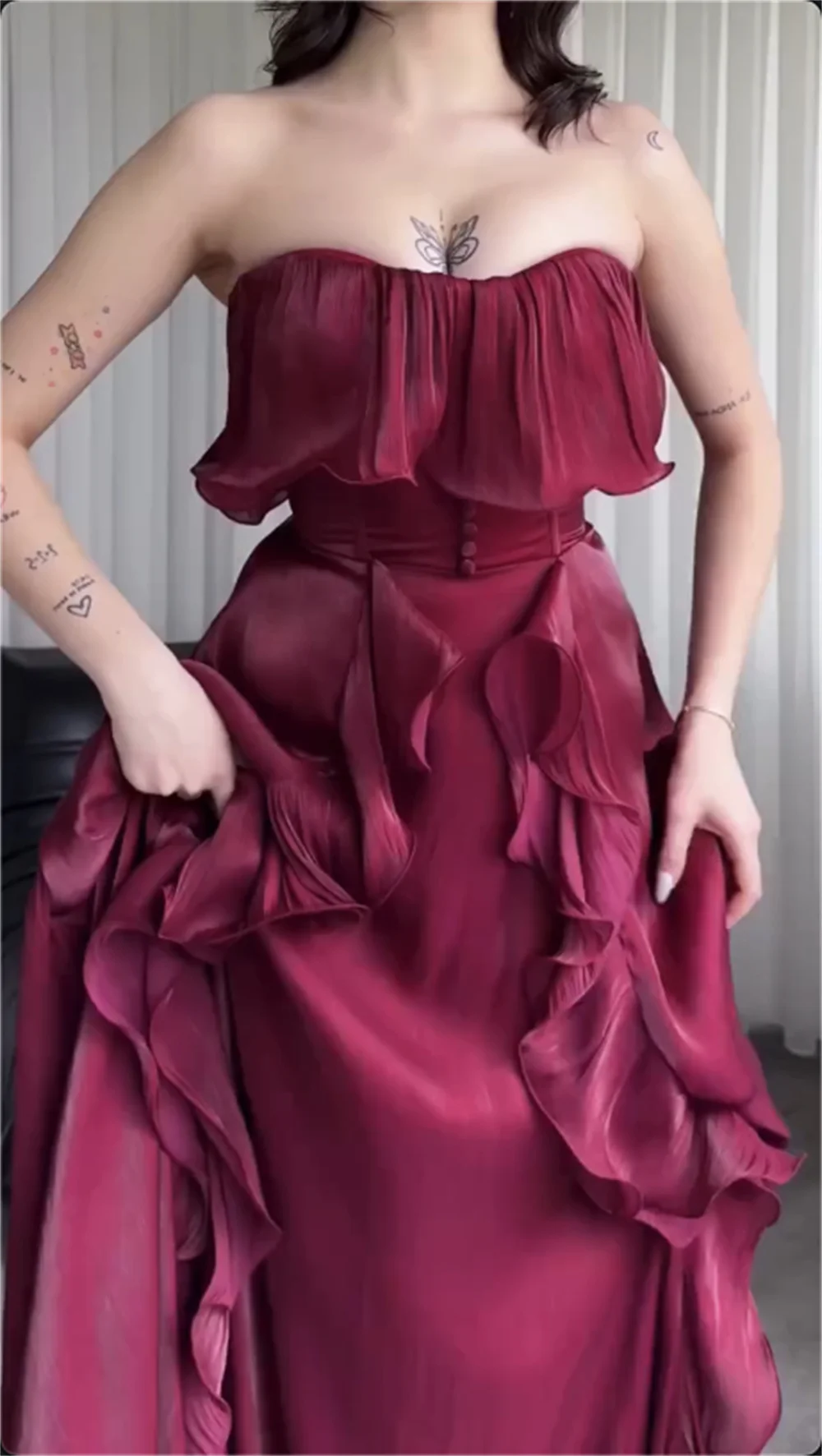 Burgundy Strapless Prom Dress – Image 4