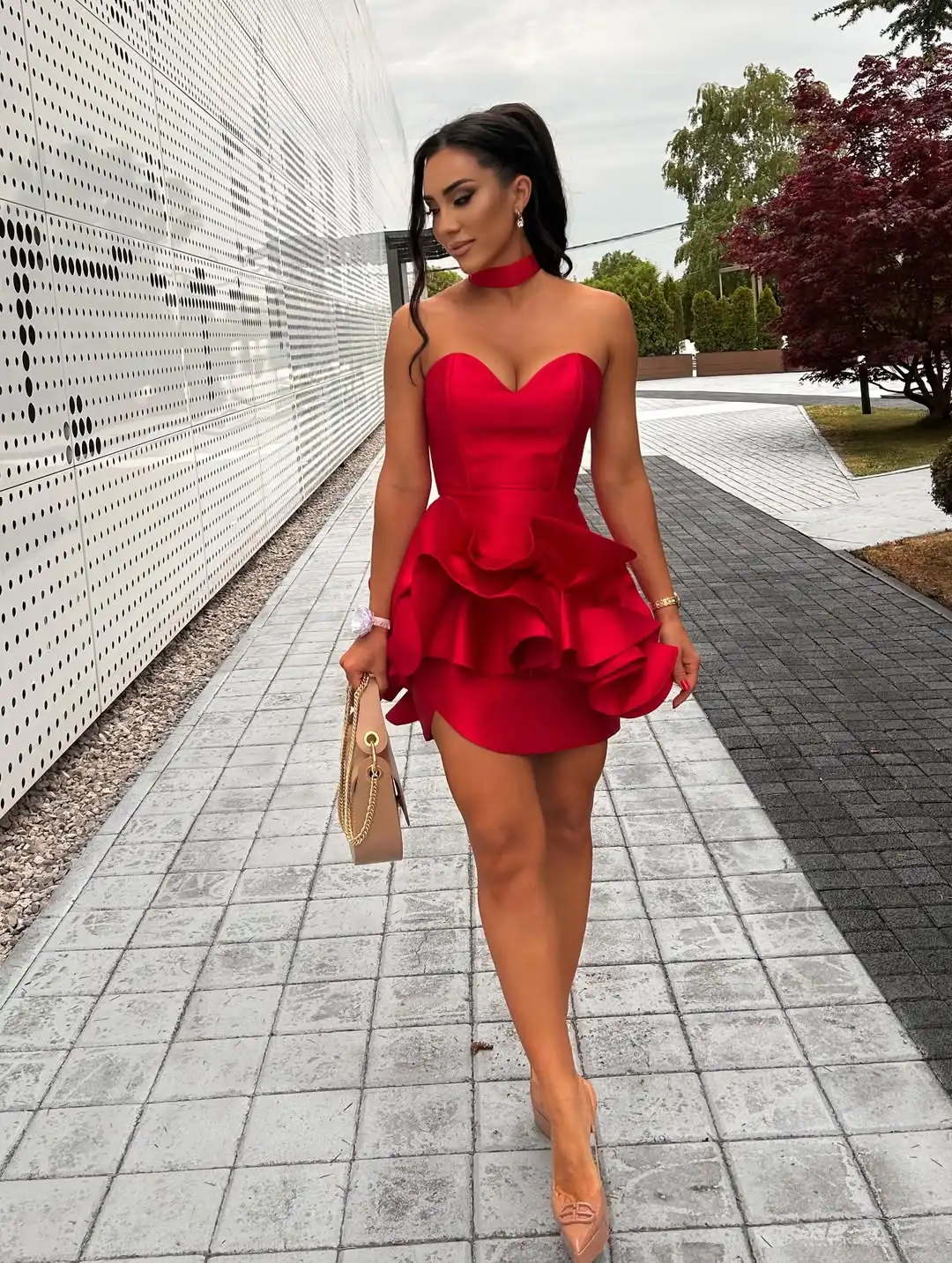 Red Short Prom Dress Eye Catching Sexy Backless Sweetheart Neckline Sleeveless Ruffle Decoration above Knee Straight Silhouette - Image 2