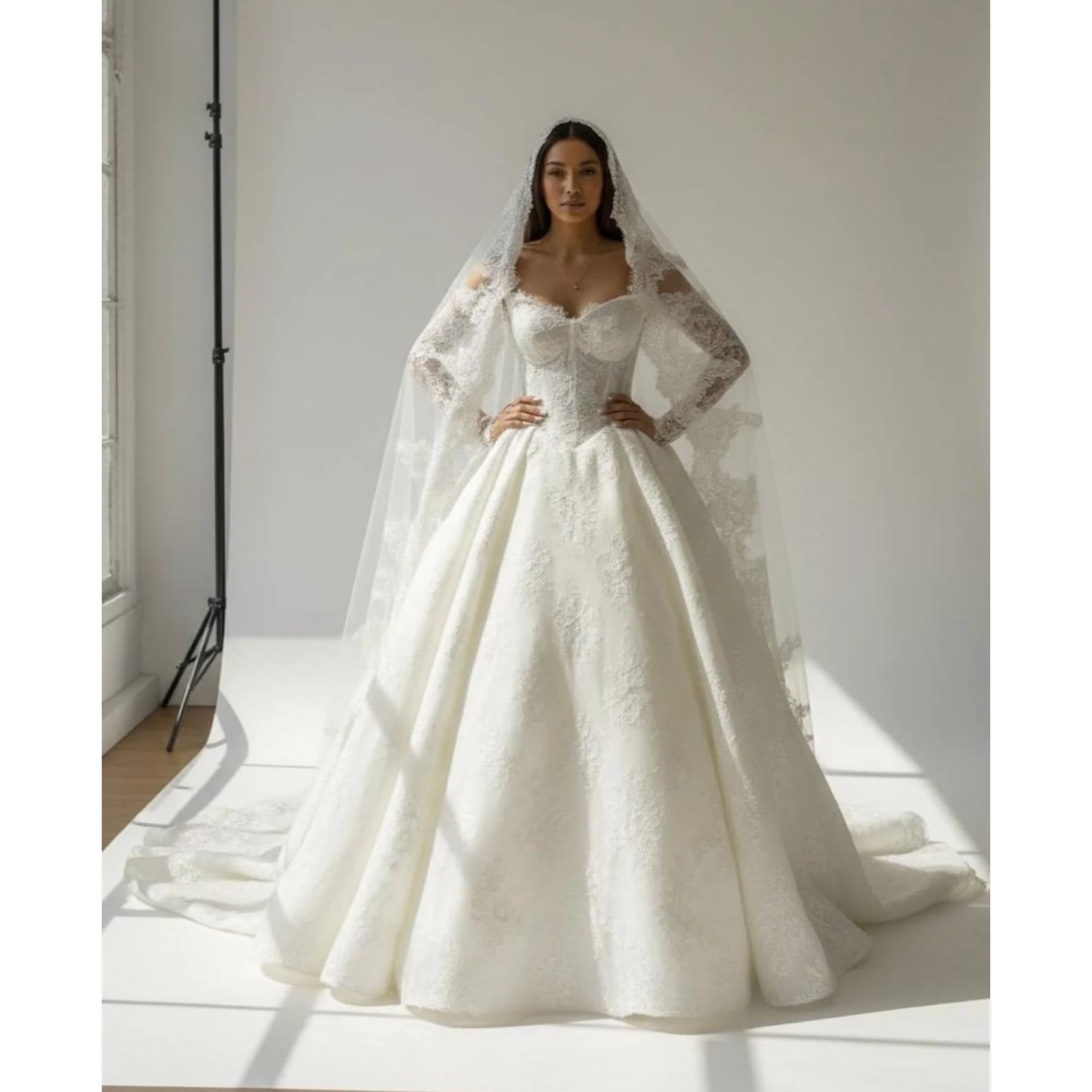 Long Sleeve Princess Wedding Dress Sweetheart Lace A-line Prom Dresses Tight corset Romantic Bride Dress