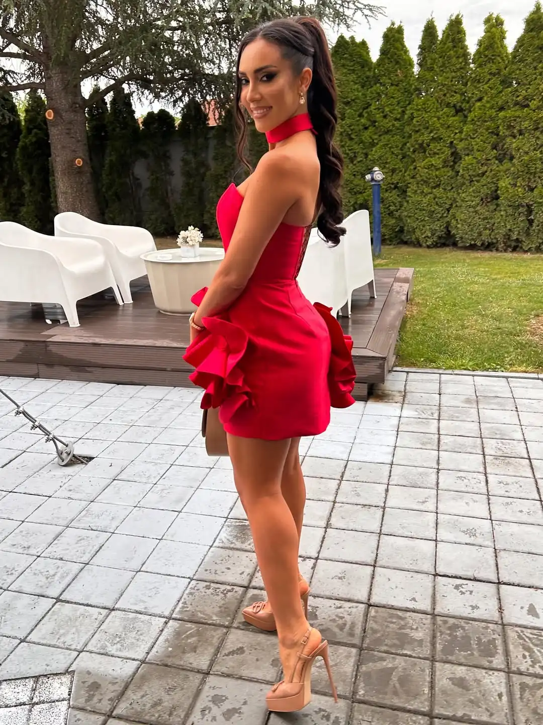 Red Short Prom Dress Eye Catching Sexy Backless Sweetheart Neckline Sleeveless Ruffle Decoration above Knee Straight Silhouette - Image 5